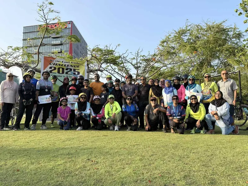 Group at the Year-End Ride Challenge awards